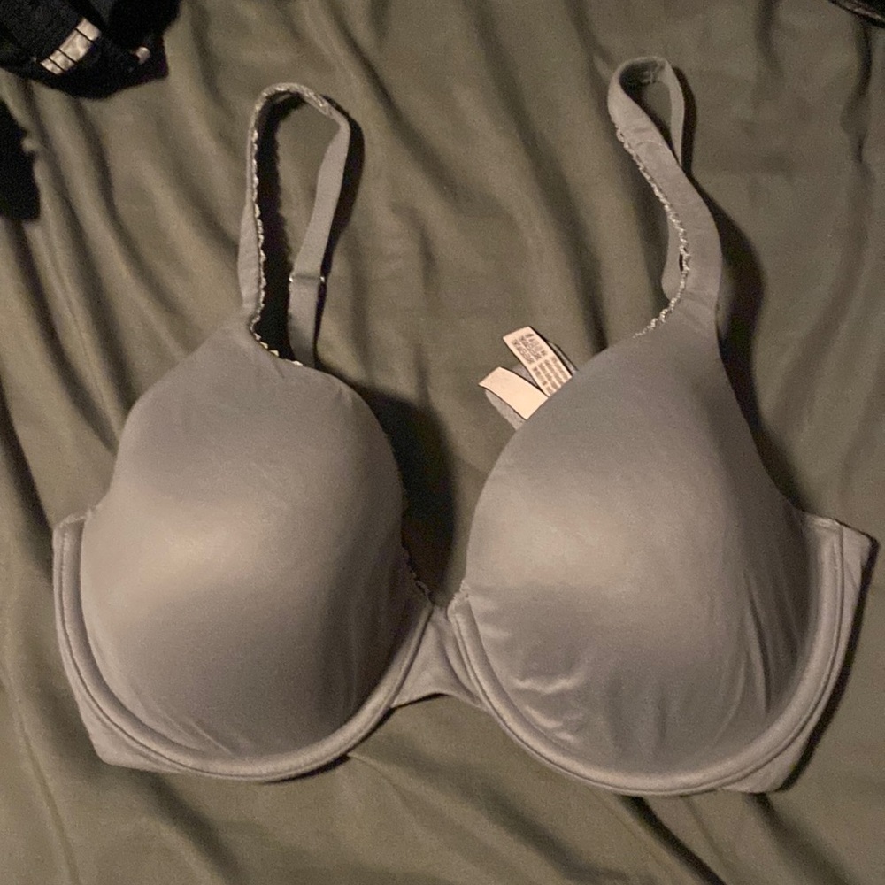 Victoria Secret grey bra.